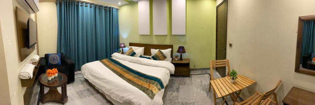 Hotel Holiday Lahaur Zewnętrze zdjęcie